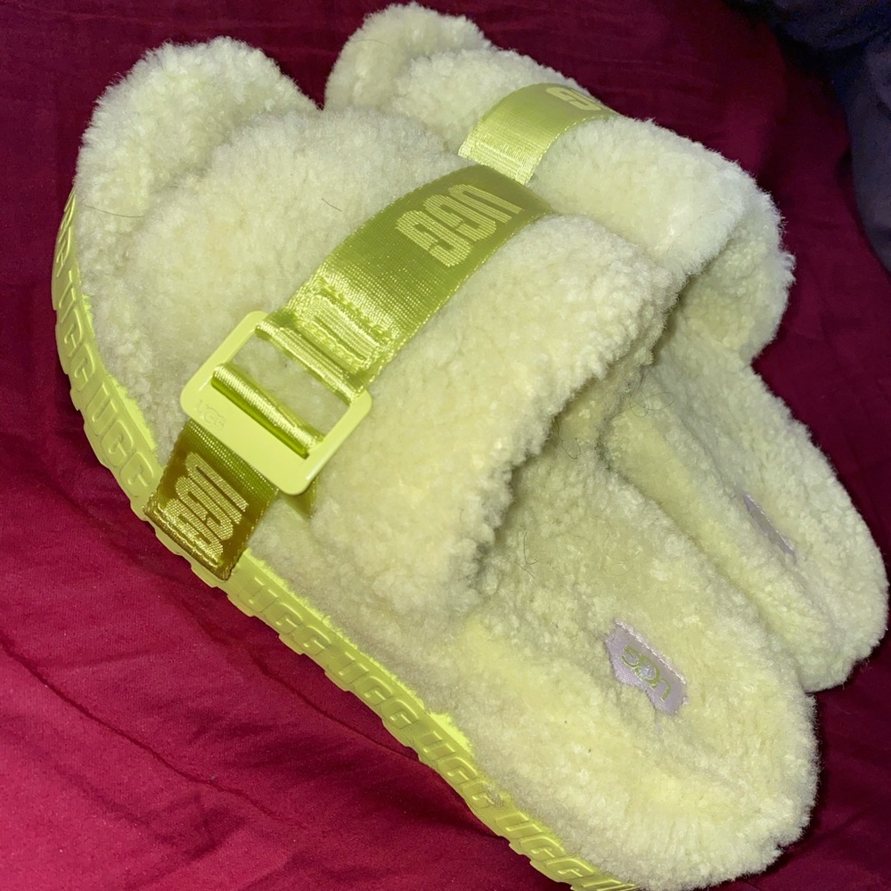 UGG Slides